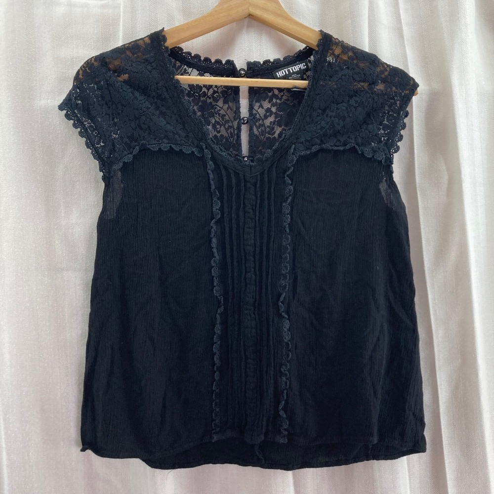 Hot Topic Black Lace Top Sleeveless Blouse Pleated Button Women's Goth Grunge S